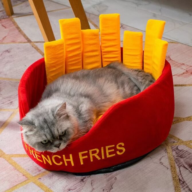 Four season universal gourmet cat bed with large capacity and removable washable