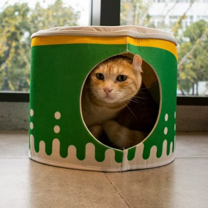 Four season universal gourmet cat bed with large capacity and removable washable