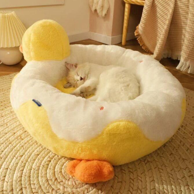 Winter Warm Donut Duck Four Seasons Universal Cat Nest